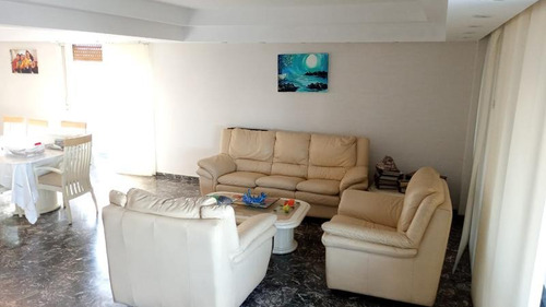Luminoso Semipiso De 5 Ambientes Con Balcón Y Vista Abierta En Venta - Barrio Norte