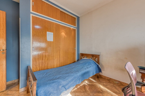 Venta Casa 5 Dormitorios En Boedo Cochera Patio