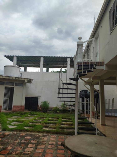 Imagen 12 de 14 de Casa Con Anexo En La Urbanizacion El Ave Maria Yare