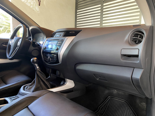 Nissan NP300 Frontier 2.5 Platinum Le Aa Mt