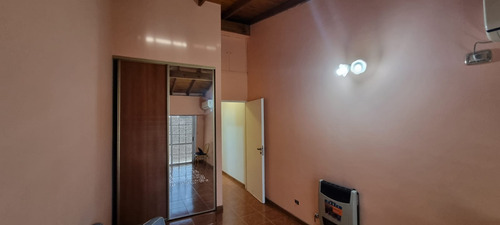 En Venta En Altos De Podesta Barrio Cerrado De 5 Ambientes 2 Baños Garage Dos Autos Fondo. Venta Inmediata F: 9511