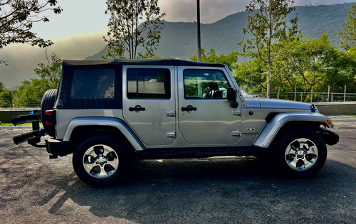 Jeep Wrangler 3.7 Unlimited Sahara 3.6 4x4 At