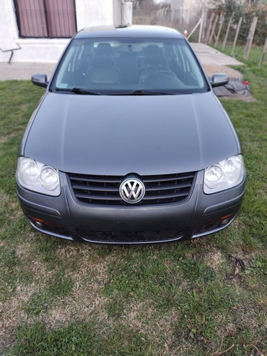 Volkswagen Bora 1.8 Highline T 180cv Cuero 2009