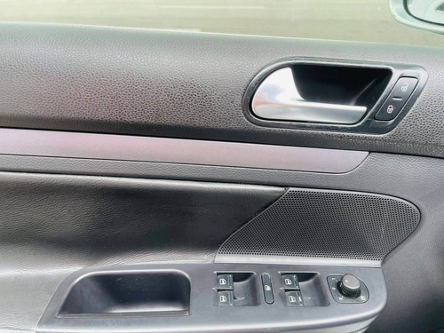 Imagem 13 de 15 de Volkswagen Jetta 2.5 I 20v 170cv Gasolina 4p Tiptronic