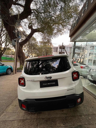 Imagen 13 de 22 de Jeep Renegade 2016 1.8 Sport