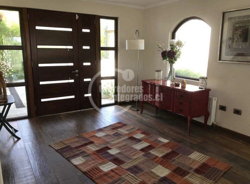 Venta Casa En Concón, 5 Dormitorios, Cercana A Colegios