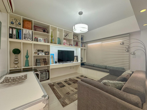 Departamento En Venta En Lanús Oeste 5 Ambientes Con 2 Cocheras Y 2 Bauleras