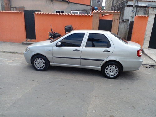 Imagem 4 de 8 de Fiat Siena 2007 1.0 Fire Celebration Flex 4p