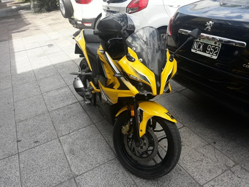 Bajaj Rouser Rs 200-2018 14000 Km Imp Est $410000 T/auto Mot