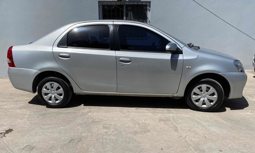 Toyota Etios 1.5 Sedan Xs 2015