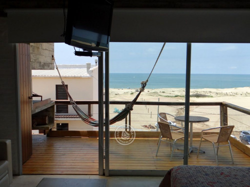 Miralejos - Loft Rojo (planta Alta) En Punta Del Diablo