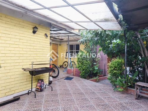 Casa En Venta De 5 Dorm. En Las Condes