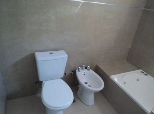 Venta Ezeiza Duplex De 3 Dormitorios