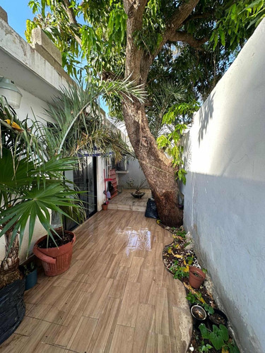 Casa De Una Planta, 3 Recámaras Y 3 Baños