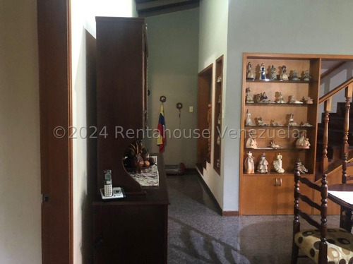Imagina Tu Vivienda Temporal Ubicada En Una De Las Mejores Urbanizaciones De La Ciudad, Con Todos Los Servicios, Vigilancia 24/7. Esta Propiedad Se Encuentra Totalmente Equipada Y Amoblada.