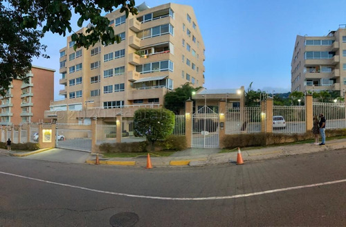 Bello Y Cómodo Apartamento En Venta Lomas Del Sol, Caracas, Conjunto Residencial Nuevo 23-28746 