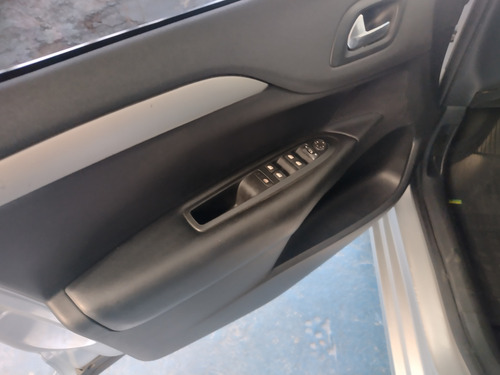 Citroën C4 Lounge 2.0 Tendance Flex Aut. 4p