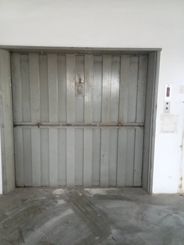 Imagen 13 de 30 de Alquiler De Planta Comercial En Edificio Boleita Sur