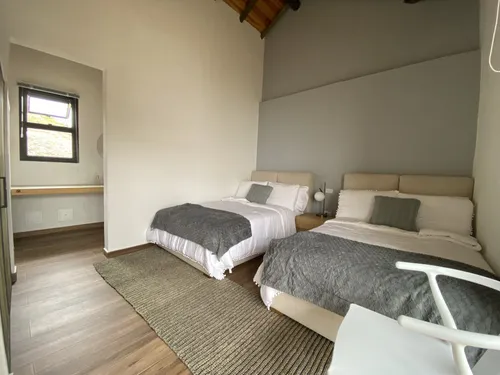 Casa En Venta En Alto De Los Migueles. Cod V1106