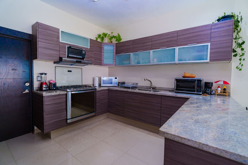 Casa Sola En Fraccionamiento Exclusivo Palmira Cuernavaca