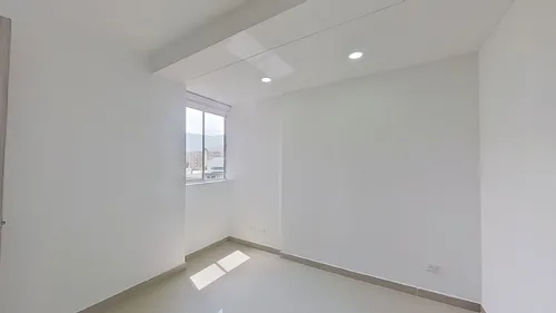 Gran Apartamento En Niquia, Código 53