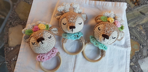 Imagen 3 de 8 de Matilda Reno Sonajero Mordillo Amigurumi Tej A Mano Crochet