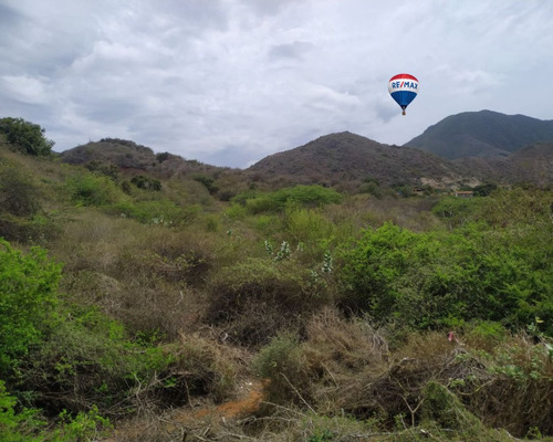 Re/max 2mil Vende Terreno En La Avenida 31 De Julio, Loma De Guerra. Isla De Margarita, Estado Nueva Esparta