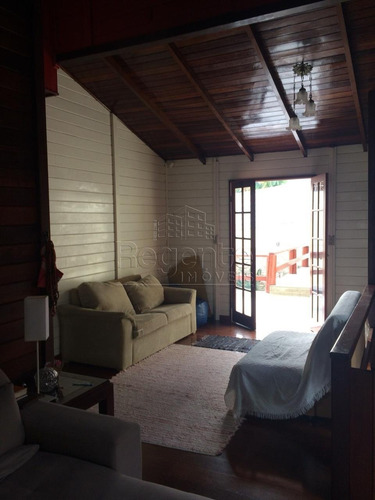 Casa Com 4 Quartos A Venda No Bairro Trindade Em Florianopolis. - V-81898