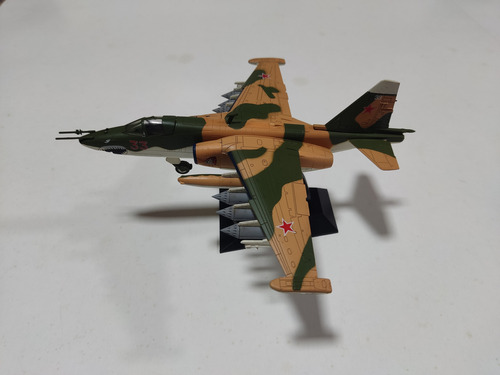 Aviões De Combate A Jato 1:72 Sukhoi Su25 Frogfoot G Verde-escuro (Usado)