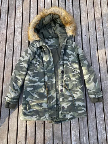 Campera Larga Con Capucha Camuflada De Gabardina fal Tall1