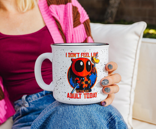 Caneca Camper Em Cerâmica Silver Buffalo Marvel Deadpool 600