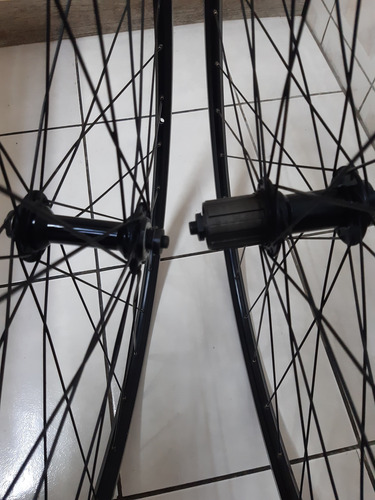 Roda 700c 32 Raio Cubo Alumínio K7 10v P Shimano Raio Inox Preto