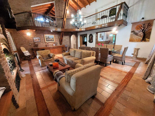 Venta De Casa De Categoria En Carrodilla