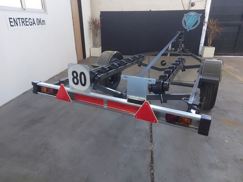 Imagen 3 de 25 de Trailer Para Moto De Agua Con Rolos Patentable