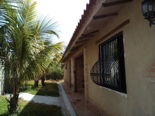 Imagen 2 de 14 de Segura Casa-quinta 1464 M2 Colinas De Guataparo