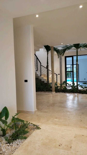 Imagen 2 de 13 de Villa De 4 Habitaciones En Puna Cana West Village Nueva