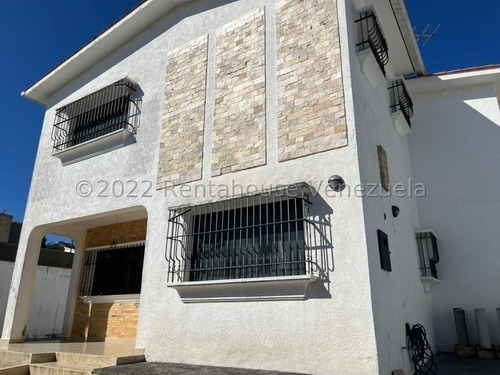 Imagen 1 de 27 de Casa En Venta En Valles De Camoruco Valencia 22-15578 Gerardo Guillén Rentahouse