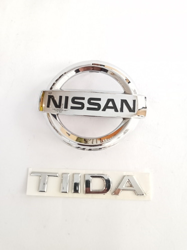 Kit Emblemas De Parrilla Tiida Nissan
