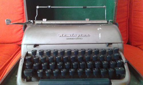 Máquina De Escribir Antigua Remington 1953