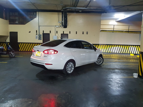 Ford Titanium Unica Dueña - Mejor Que Nuevo -motivo Viaje