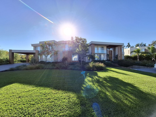 Casa . Venta. Buenos Aires Golf . Bella Vista.