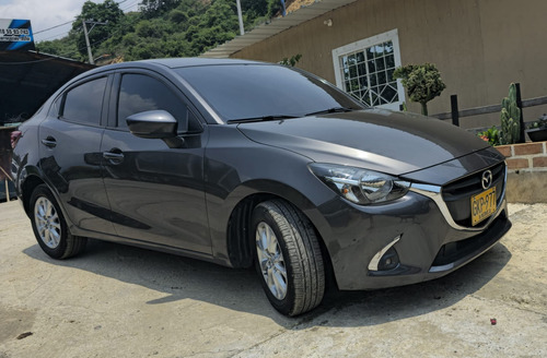 Mazda 2 Sedan 1.5 Touring Sedan