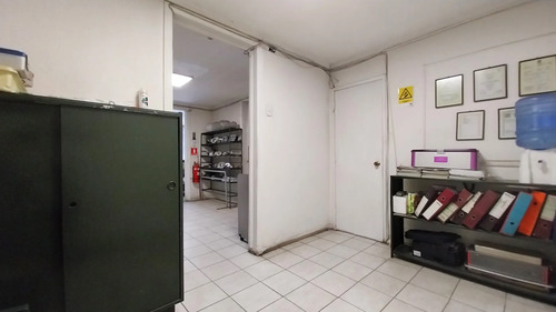 Arriendo Oficina Comercial Varios Usos Cocina Baños Santiago