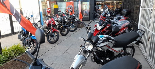 Imagen 20 de 21 de Moto Hero Hunk 160 + Baúl De Regalo 2022 Oferta