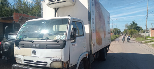 Con Furgon De Congelado , Equipo De Frio , Y Pala Hidráulica