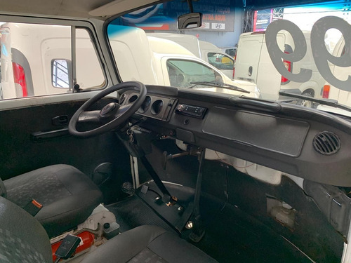 Volkswagen Kombi 1.6 STD 8V