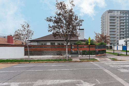 Casa Amplia Y Remodelada-sector Pedro Valdivia-plaza Zañartu
