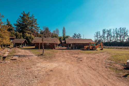 Exclusivo Sitio Con Pesebreras Construidas