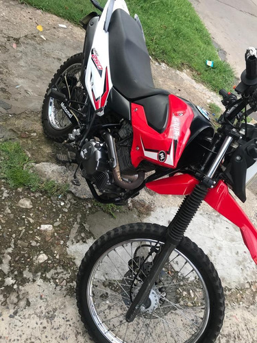 Imagen 2 de 6 de Motomel 2017