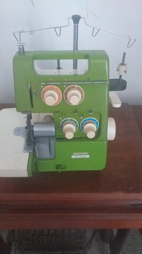 Imagen 1 de 5 de Máquina De Coser Overlock Marca Brother